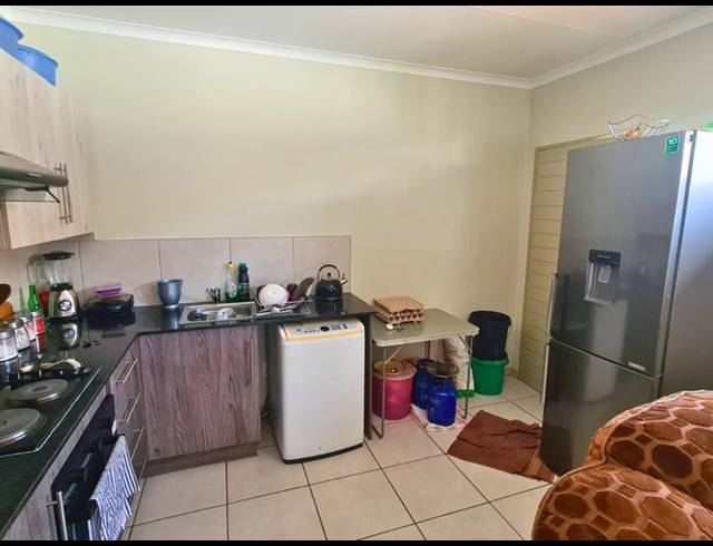 2 BEDROOM SIMPLEX FOR SALE IN BRENTWOOD PARK
